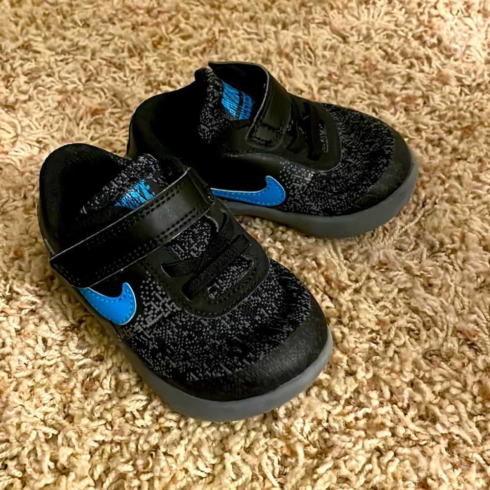 Nike Flex Contact - Toddler Size 6C shoes - Black/Blue